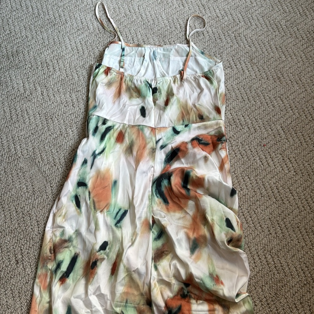 Patterned Dress - Picture 4 of 5